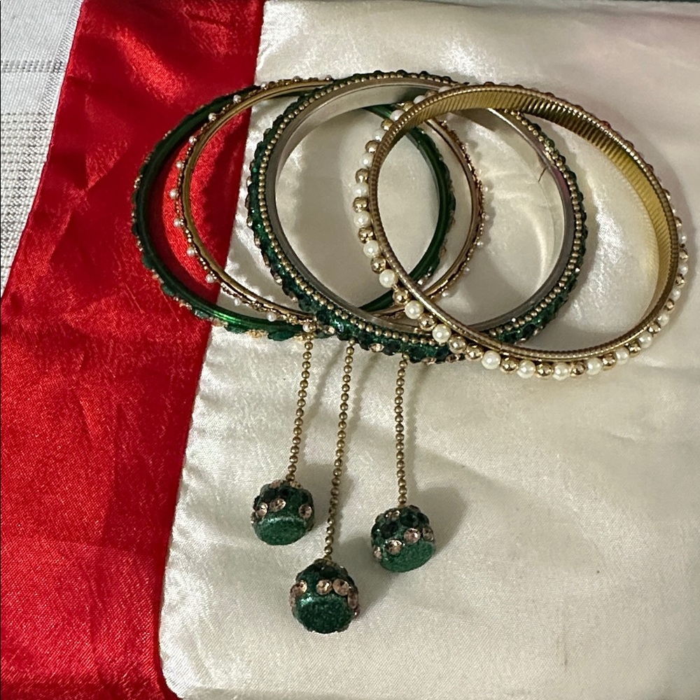 Elegant Green and Gold Bracelet Set of 4 - Picture 2 of 4